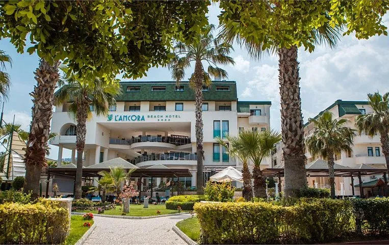 Lancora Beach Hotel 4*