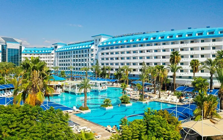 Crystal Admiral Resort Suites & Spa 5*