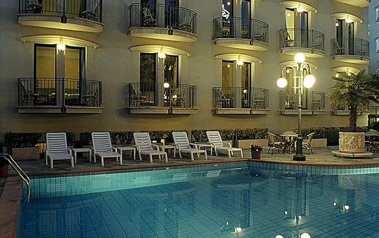 Ambassador 4*