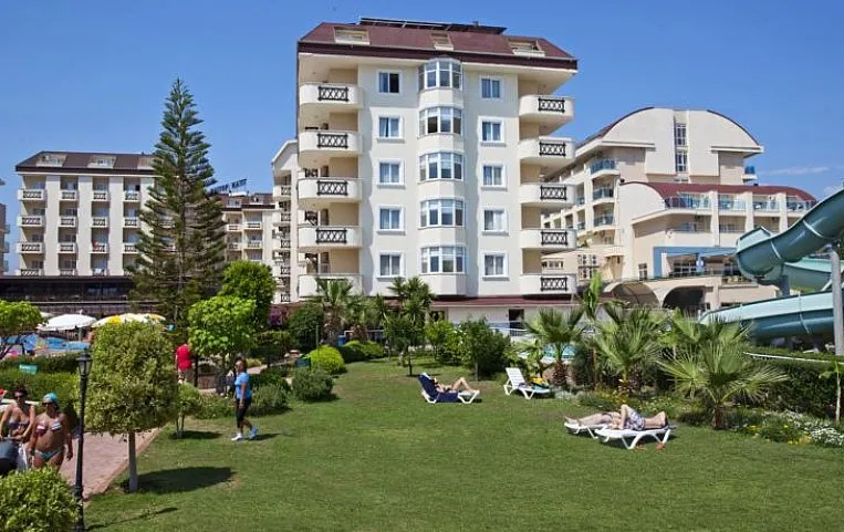 Titan Garden Hotel 4*