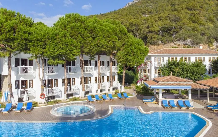 White Hotel 3*