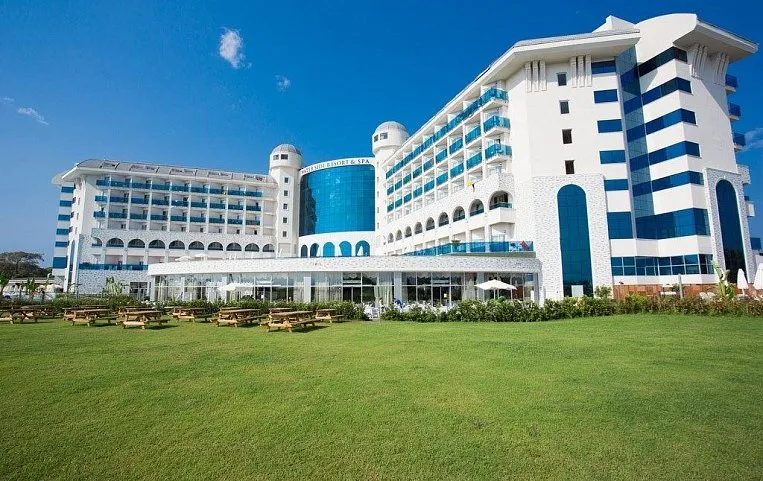 Water Side Resort & Spa 5*