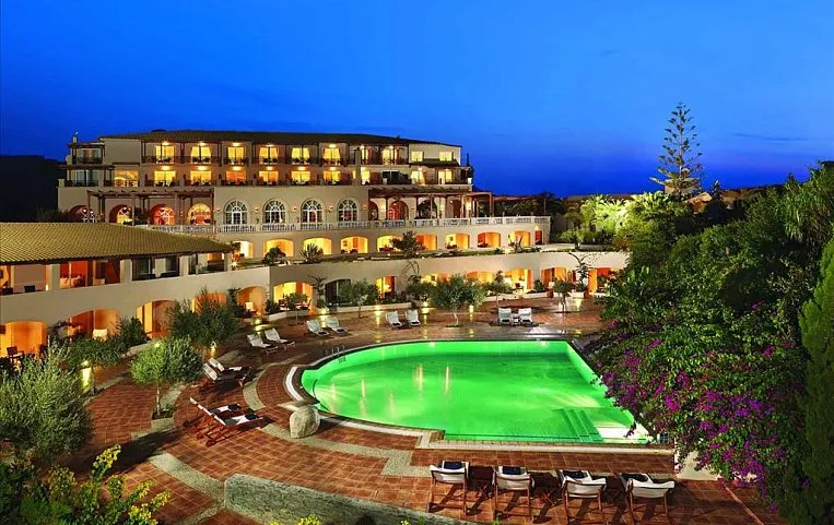 Capsis, Ruby Red Regal Hotel 5*